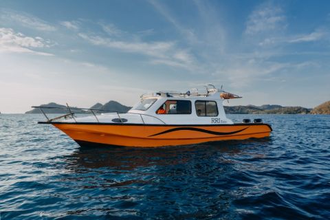 Marine Tourism : Labuan Bajo One Day Speed Boat 