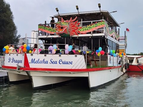 D Dragon Day Cruise