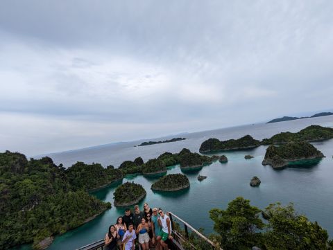 Explore Raja Ampat 7 days