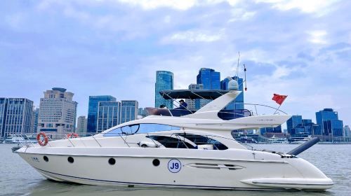 [Shanghai Yacht] Luxury Yacht Charter on Huangpu River for Sightseeing in Lujiazui, the Bund, and Oriental Pearl Radio & Television Tower [Ideal for Business Meetings, Family Outings, Team Building |