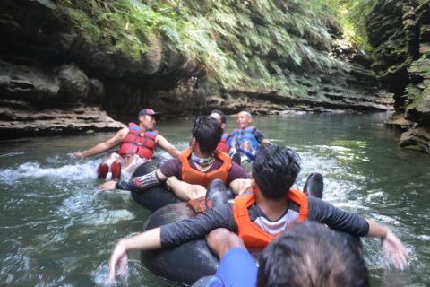 Pangandaran Boat Tour – East Beach, Nature Reserve & Snorkelling