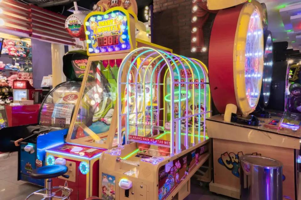 Funworld Phinisi Point Makassar