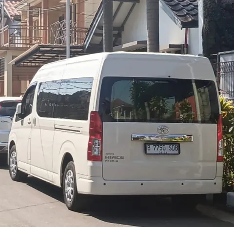 [TICKET] TRANSPORT HIACE COMMUTER 14 SEATER JAKARTA-CILETUH  ONEDAY  16 HOURS USE