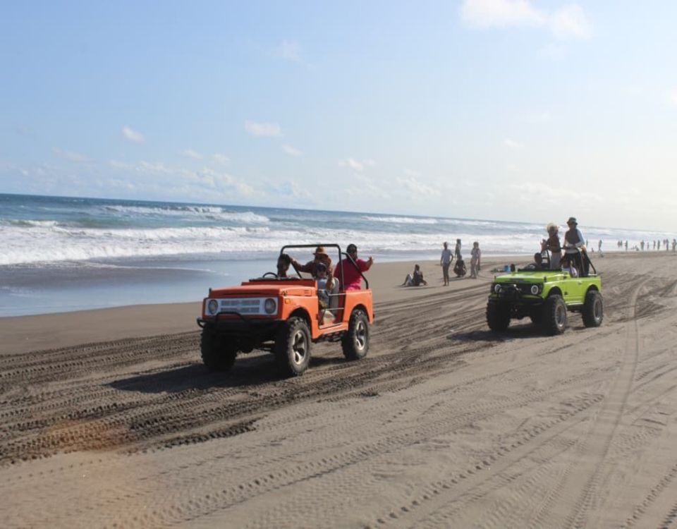Jeep Gumuk Pasir Parangtritis by Sinjo Adventure