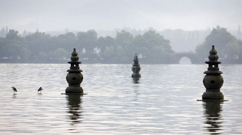Hangzhou Leifeng Pagoda + West Lake Scenic Area Cruise (without island landing) + Manual Guide service Half Day Day Tours