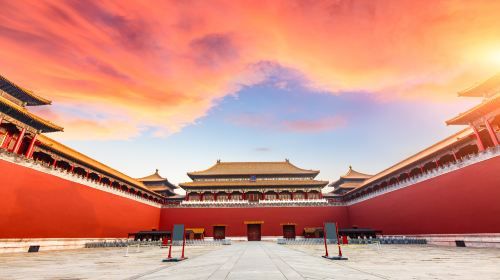 Beijing Palace Museum + Badaling Great Wall one-day tour