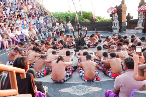 Private Return Trannsfer Uluwatu Temple and Kecak Dance